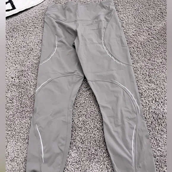 Lululemon Base Pace HR Crop 23" Reflective Tights Gull Grey Size 10 LW6CDDS - Picture 3 of 10